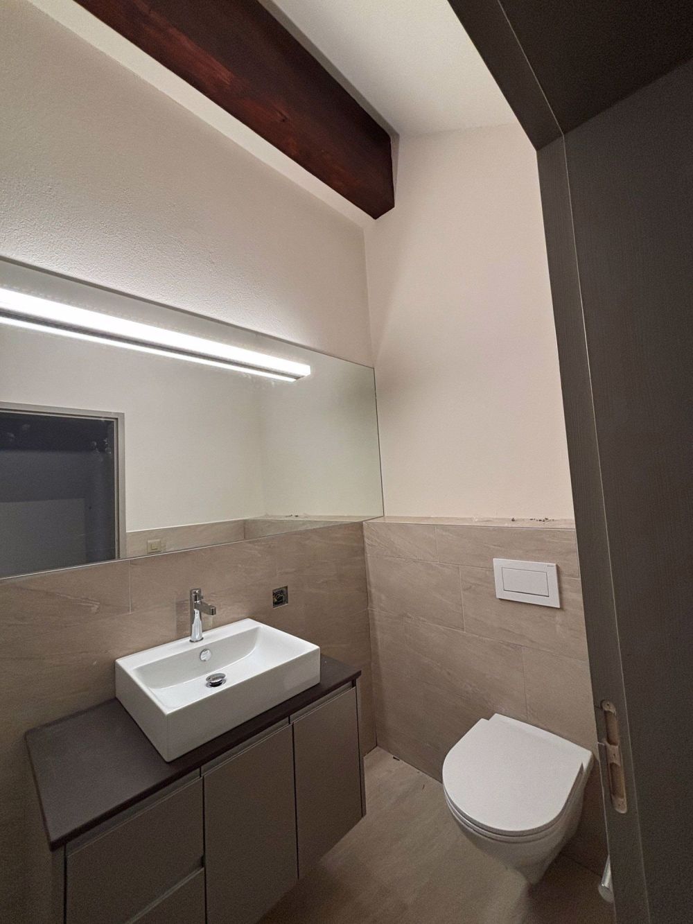 Sehr grosse, aussergewöhnliche Dachwohnung an ruhiger Lage - Bild 7