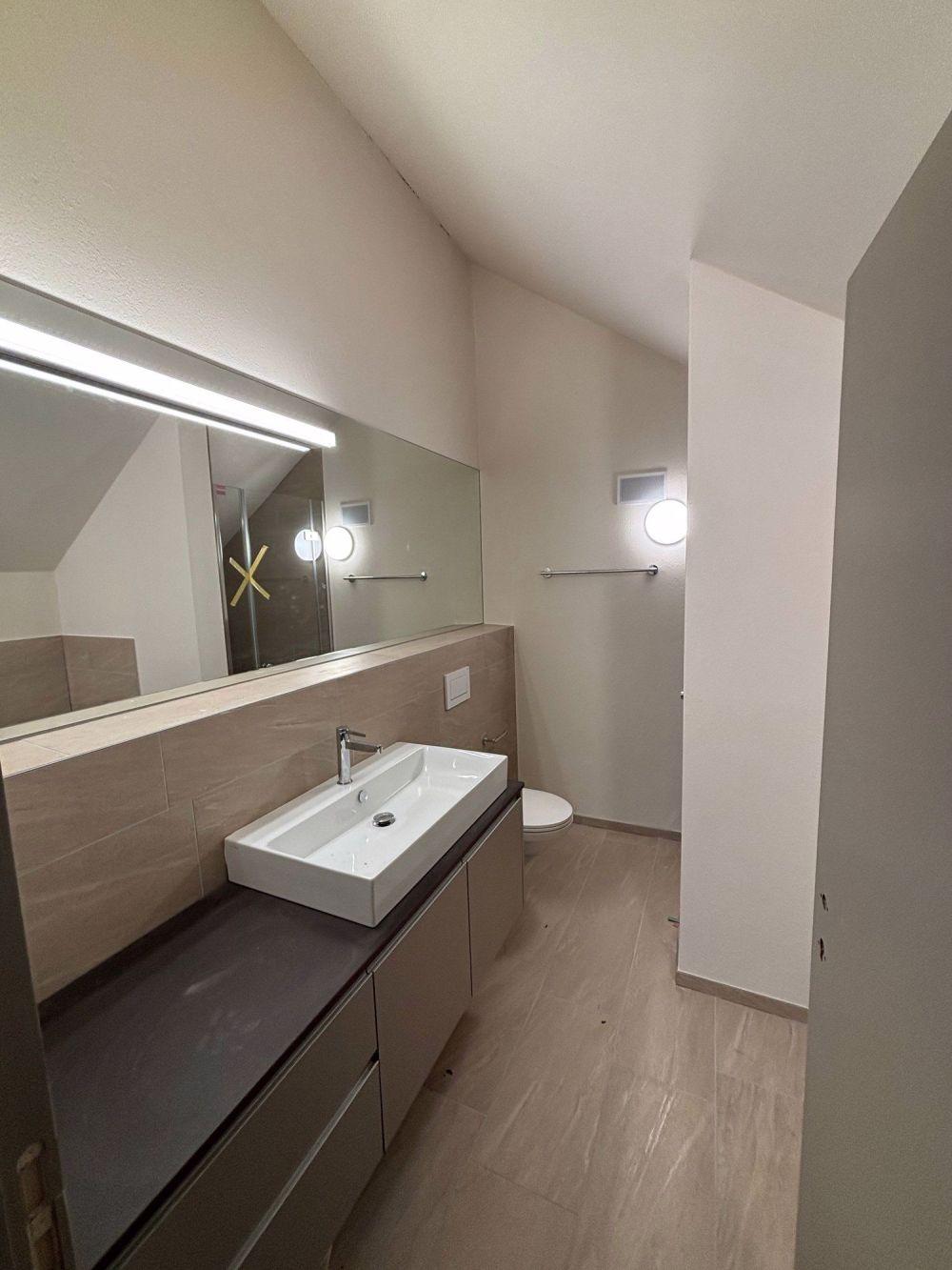 Sehr grosse, aussergewöhnliche Dachwohnung an ruhiger Lage - Bild 13