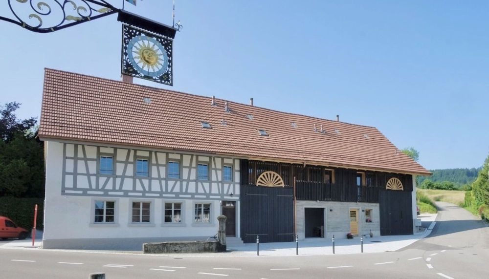 Exklusives 5.5 Zi. Haus an schöner Lage, Top ausgebaut - Bild 3