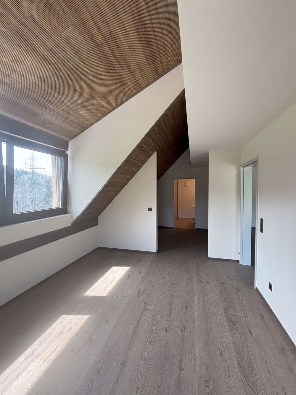 Neue 6.5 Zimmer-Maisonette-Wohnung mit charmanter Atmosphäre - Bild 5