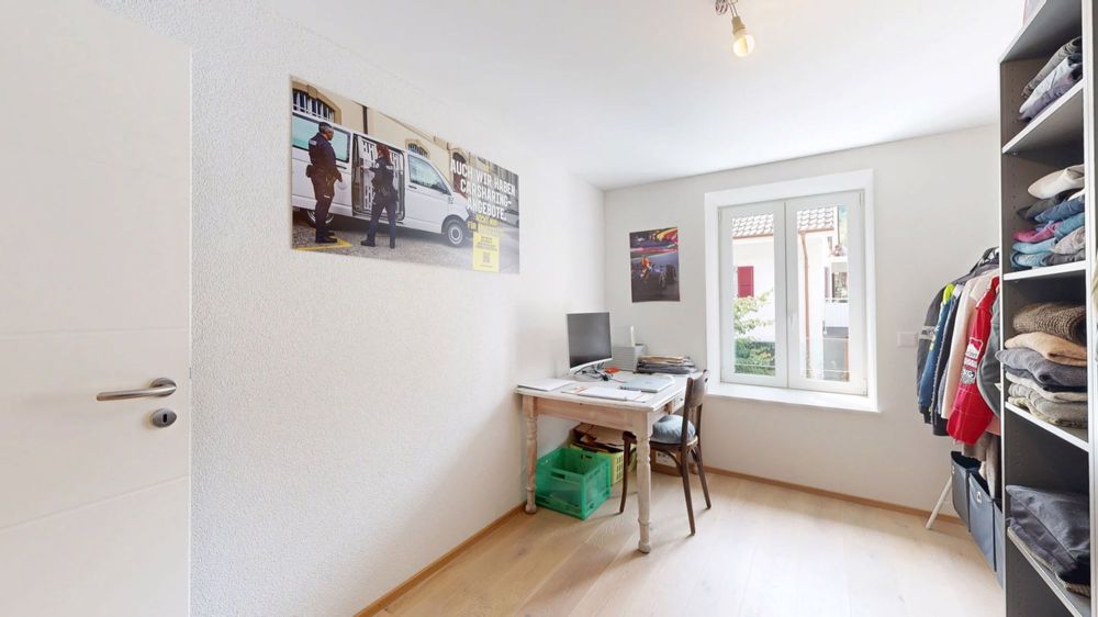 Moderne 3.5-Zimmer-Wohnung mit Balkon und Aussenparkplatz - Zimmer 2