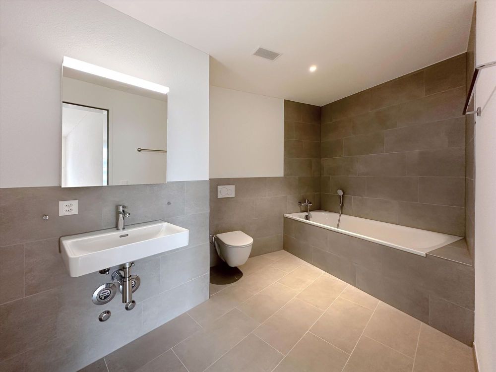 Hochwertige und moderne Wohnung in ruhigem Quartier! - Bad
