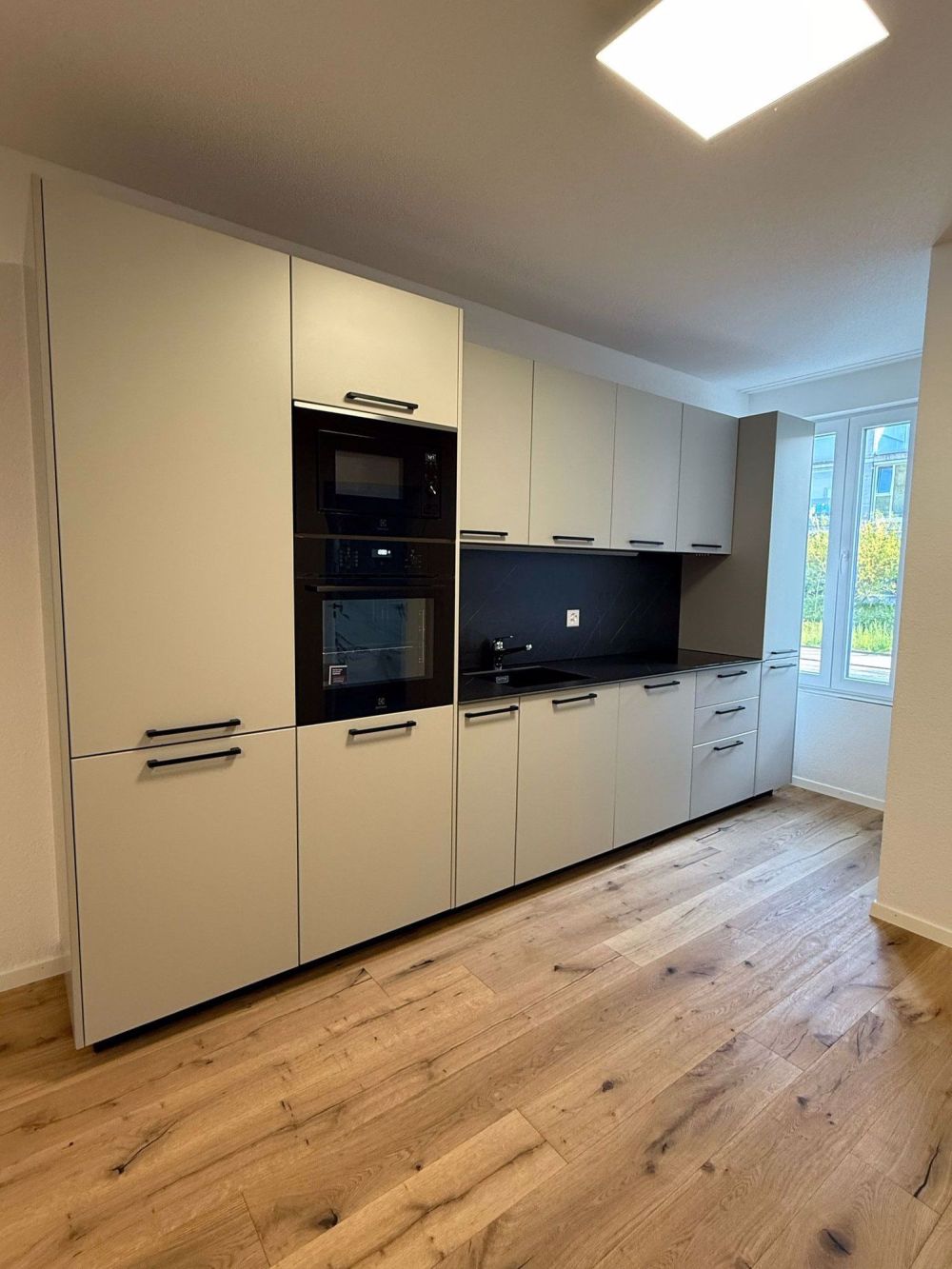 Grosse 2 1/2 Zimmerwohnunge EG rechts zu vermieten in Oberburg - Bild 3