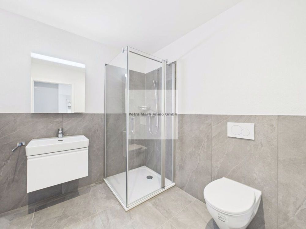 4.5-Zimmerwohnung im Erdgeschoss - Badezimmer mit Dusche