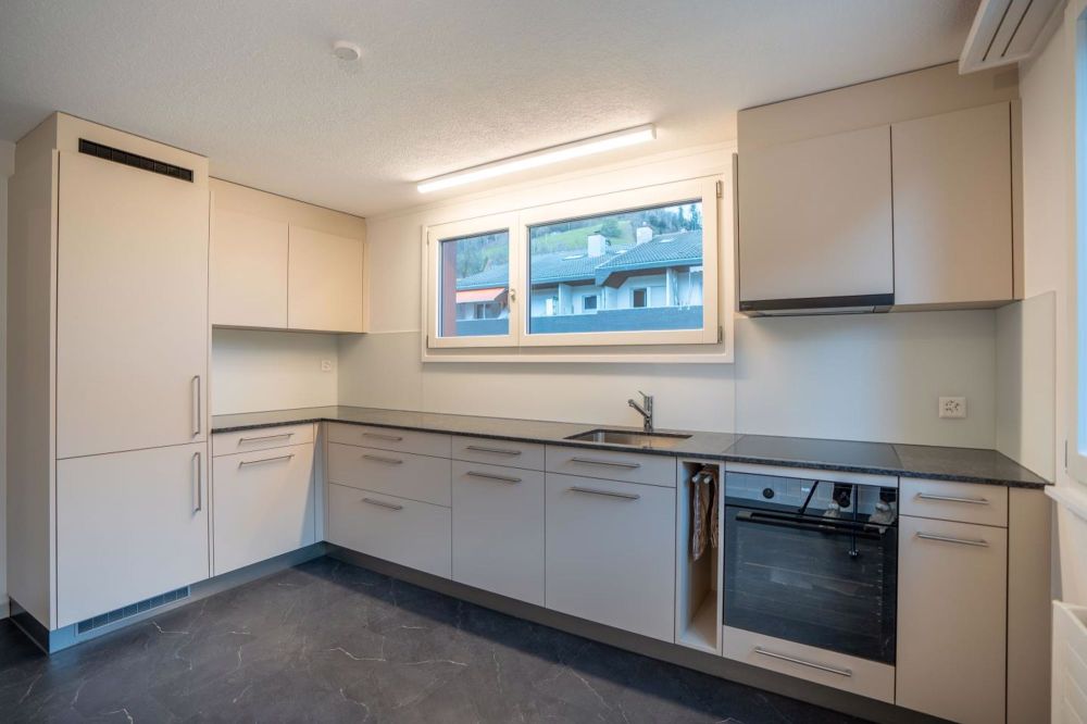 Erstbezug nach Gesamtrenovation: 4.5-Zi. Wohnung an zentraler Lage - Bild 2