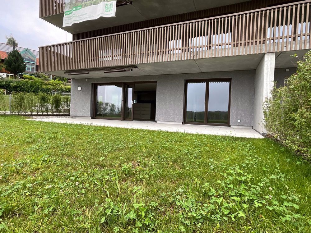 Grosse 3.5-Zimmer-Wohnung mit Garten und Bergblick - Bild 1