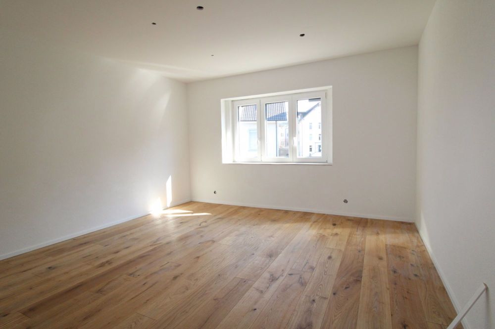 Wunderschöne, totalsanierte 4.5-Zimmerwohnung mit riesiger Terrasse zu vermieten! - Bild 1