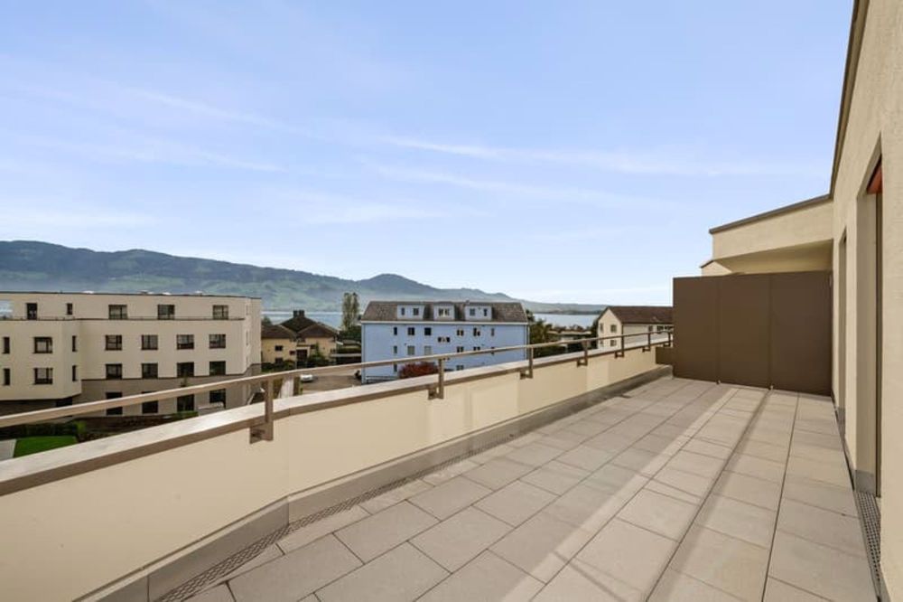 Neubauwohnung an traumhafter Lage direkt am Seeufer in Rapperswil-Jona - Balkon/Terrasse/Sitzplatz
