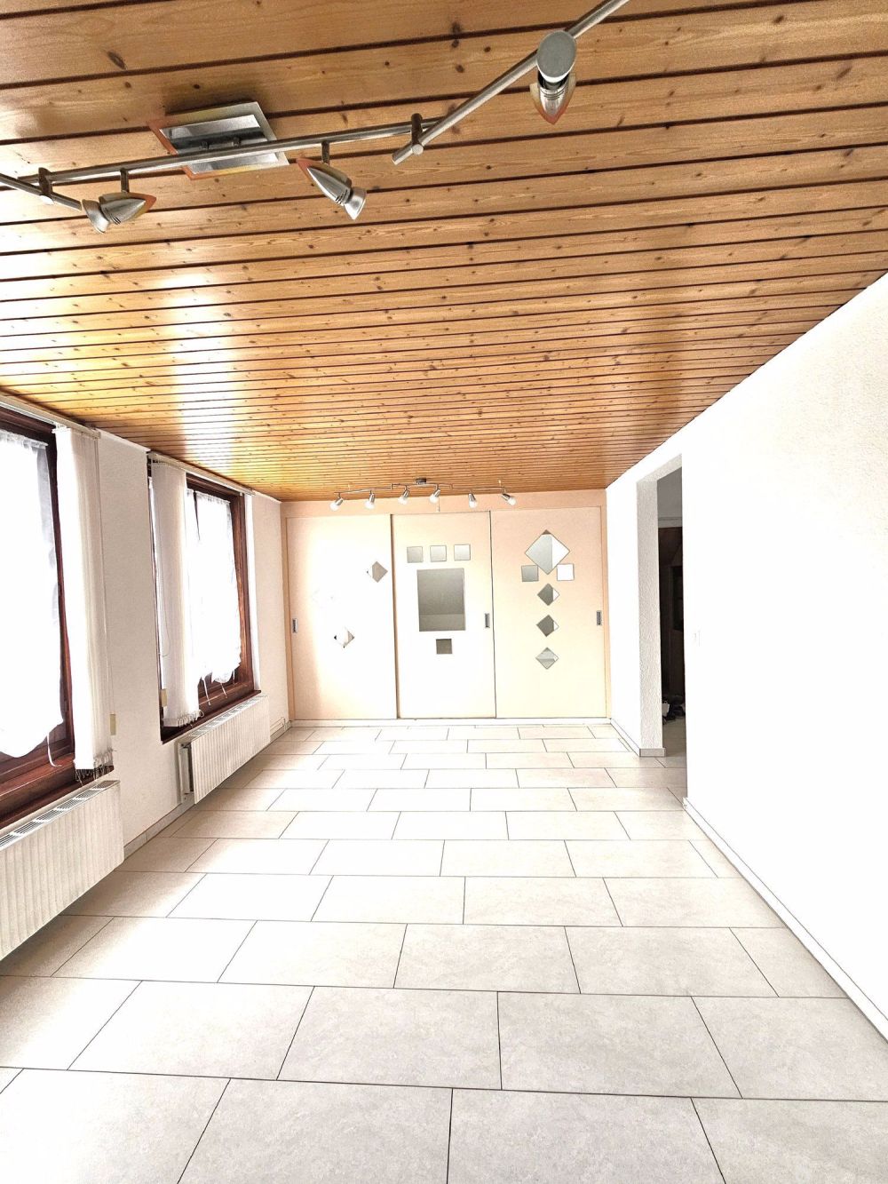 Erstvermietung: Klimatisierte DUPLEX-Dachwohnung mit Top-Ausstattung - Bild 2