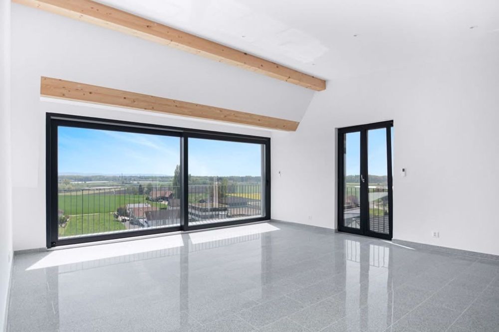 Großes 5.5-Zimmer-Neubau mit atemberaubendem Blick in Gampelen - Bild 2