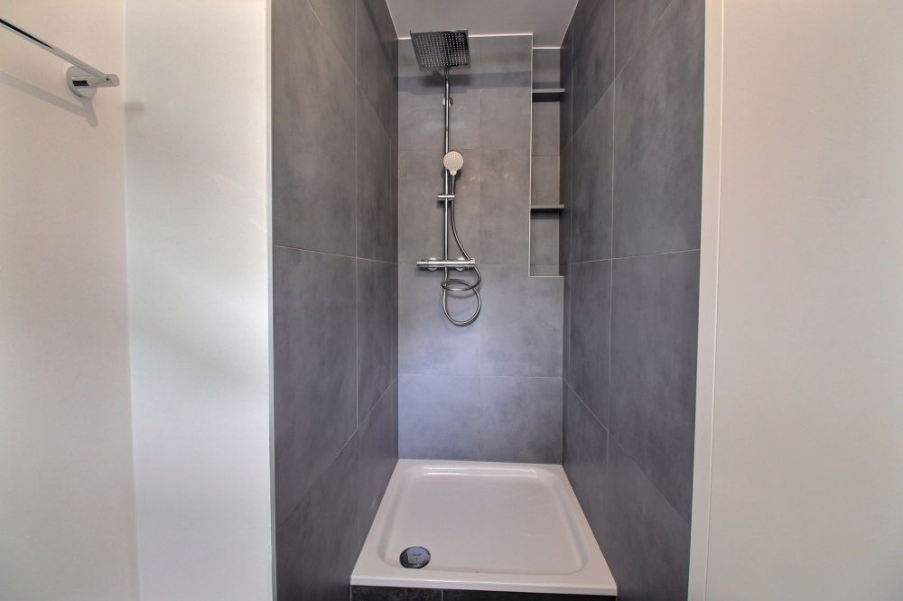 Appartement d'exception neuf à Villars-sur-Glâne ! - Salle de douche 3