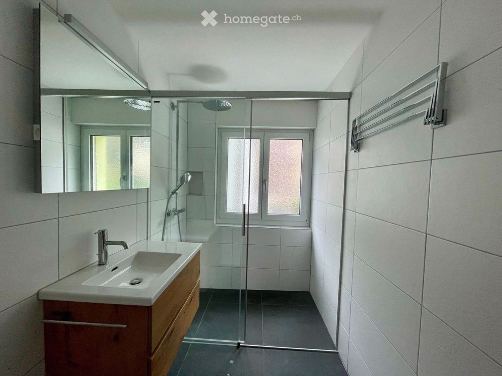 1.5-Zimmer-Wohnung mit Balkon, neu renoviert in Naters - Bild 3