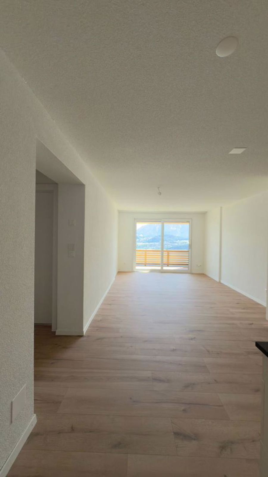 Exklusive 3½-Zimmerwohnung – Erstbezug, mit einzigartiger Berg- und Seesicht in Aeschlen ob Gunten - Bild 2