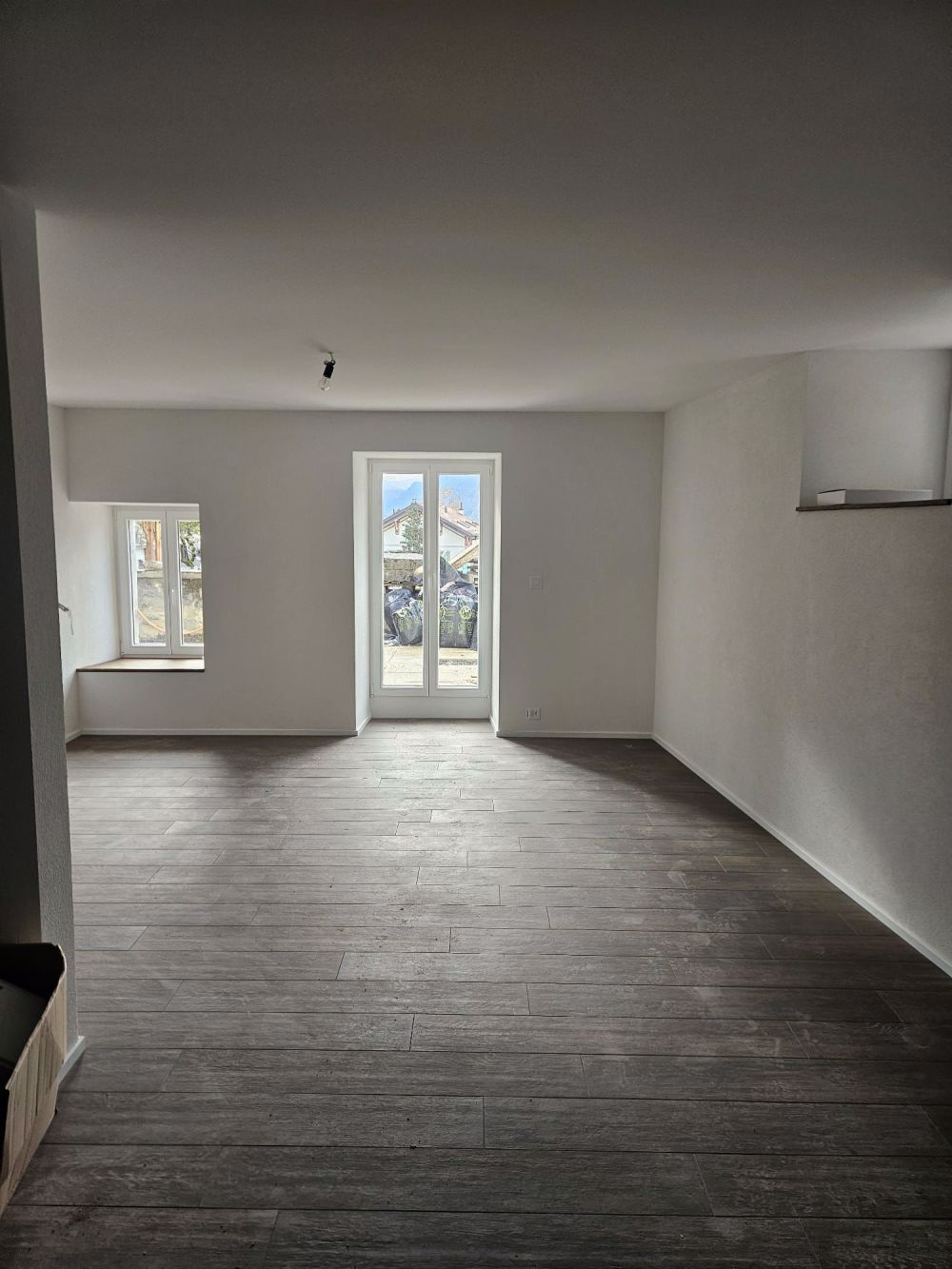 Neue 2.5-Zimmer-Wohnung mit Terrasse im alten Dorf - Bild 3