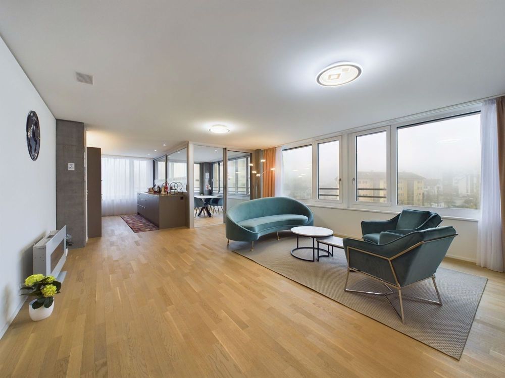 Moderne 5.5-Zimmer Wohnung in Neuhausen - Image 1