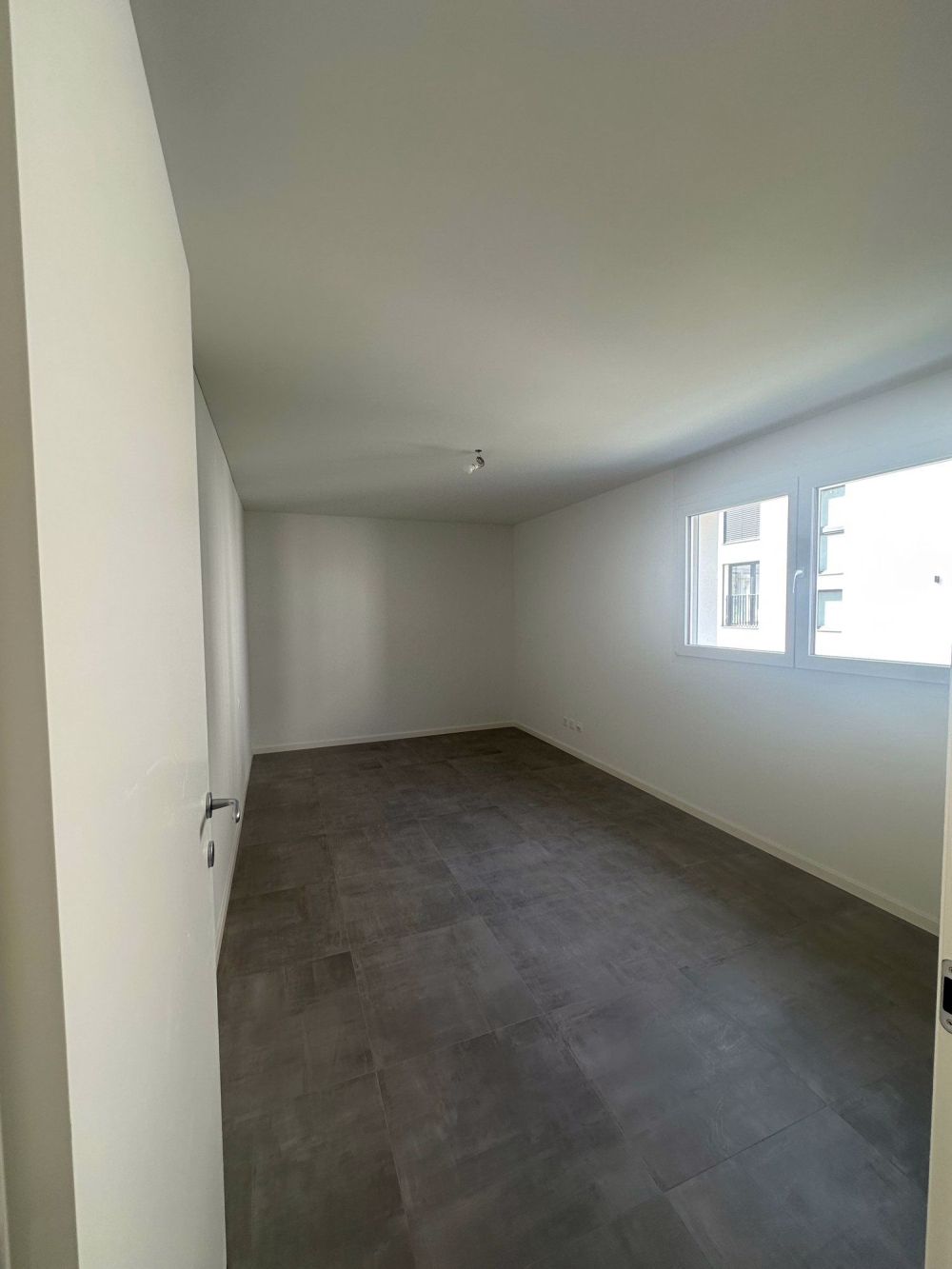 Appartamento 2.5 Camere con ampio giardino - Bild 4