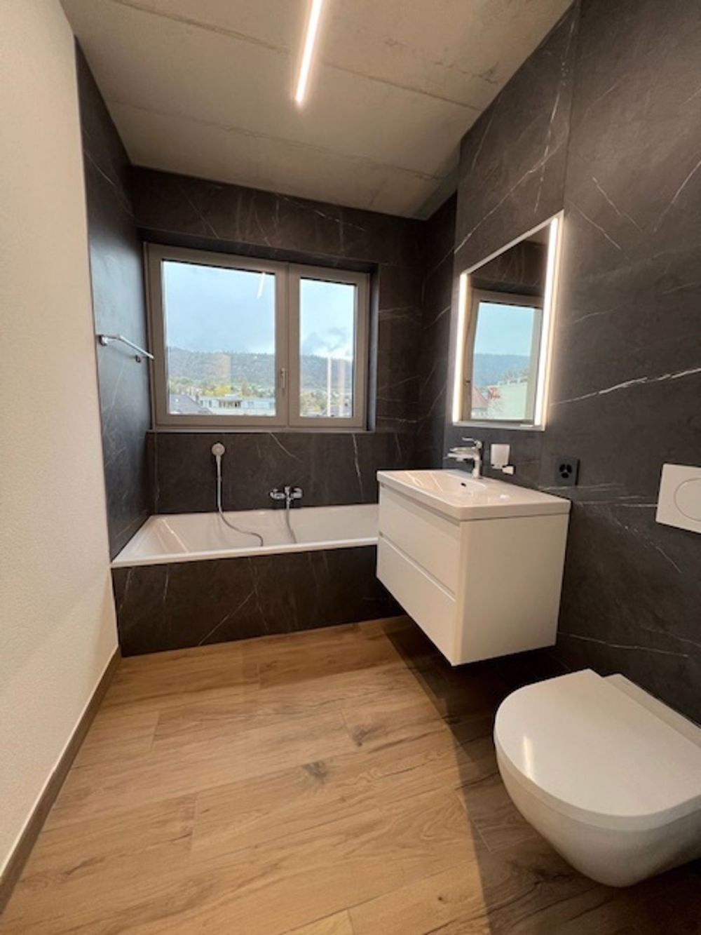 A louer Magnifique Appartement de 3.5 picès. en PPE au 3em étage. - Bild 8