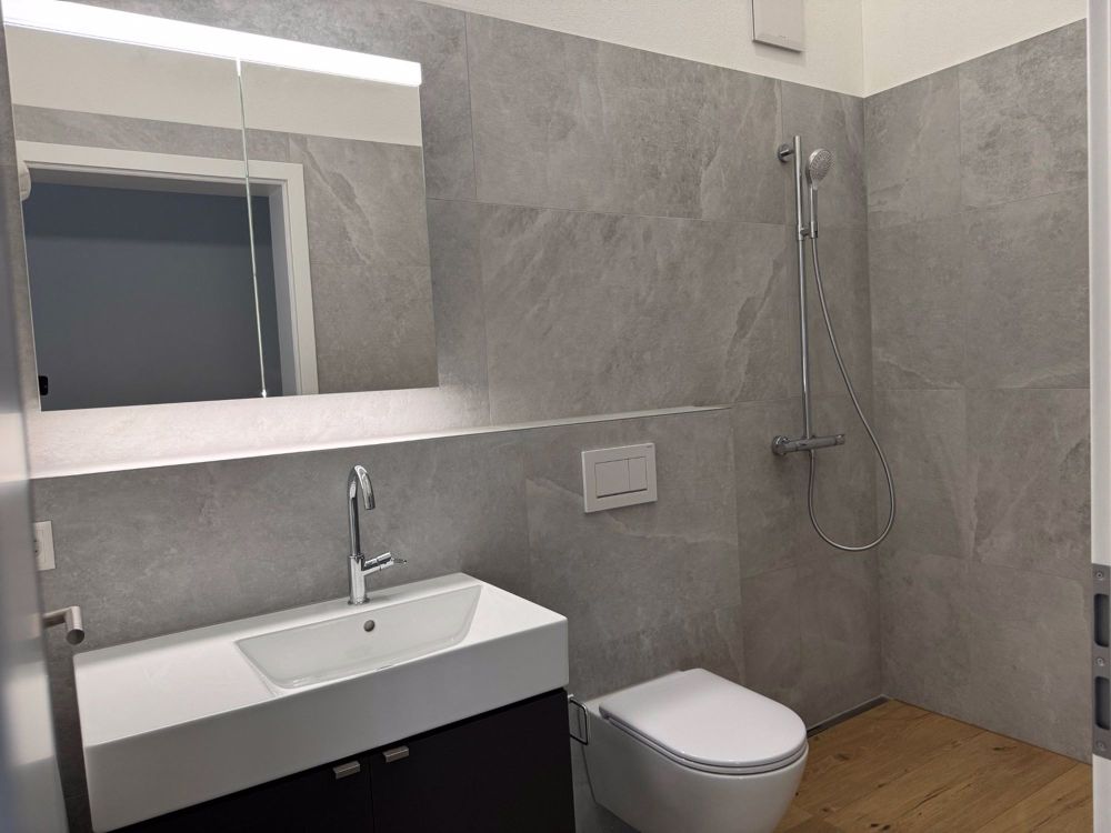 Erstvermietung - 5.5-Zimmer-Dachwohnung in Sutz - Bild 12