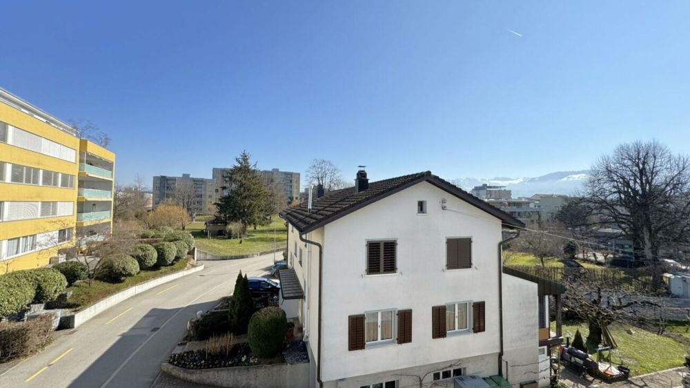 Erstbezug Top Moderne 3.5 Wohnung mit Aussicht auf die Berge - Bild 3
