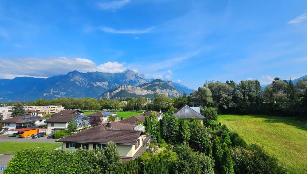 Edle, moderne Dachwohnung mit Terrasse und schönem Blick zum Schloss Sargans - Bild 12