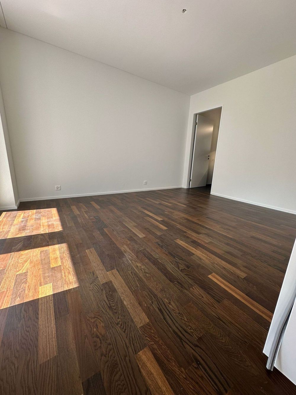 Erstbezug! Moderne, helle Wohnung mit Balkon, ruhig, zentral und top angebunden - Bild 8