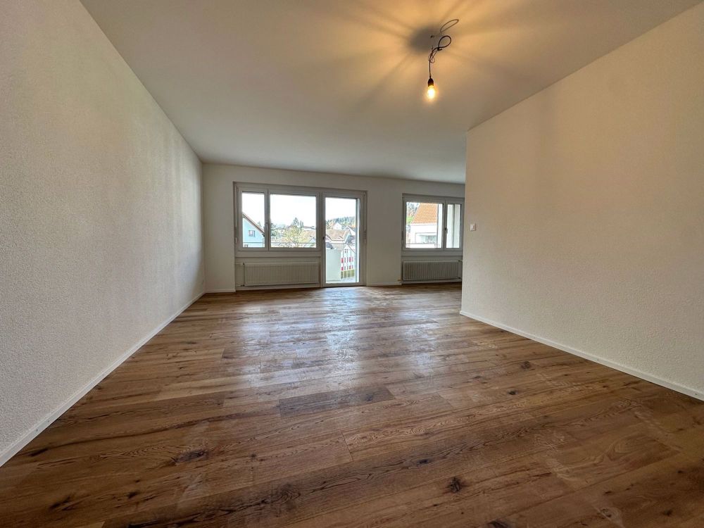 Neuwertige moderne 3.5-Zimmer-Wohnung mit eigenem Waschturm - Bild 4