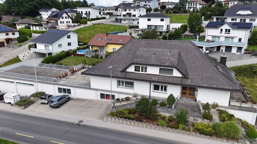 Neu renovierte 4.5 Zi-Wohnung mit grosser Terrasse - Bild 3