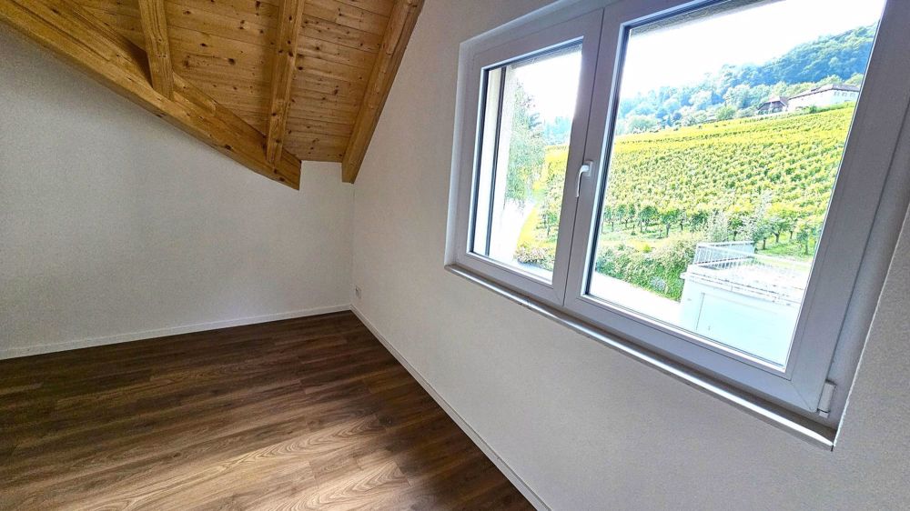 Edle, moderne Dachwohnung mit Terrasse und schönem Blick zum Schloss Sargans - Bild 9