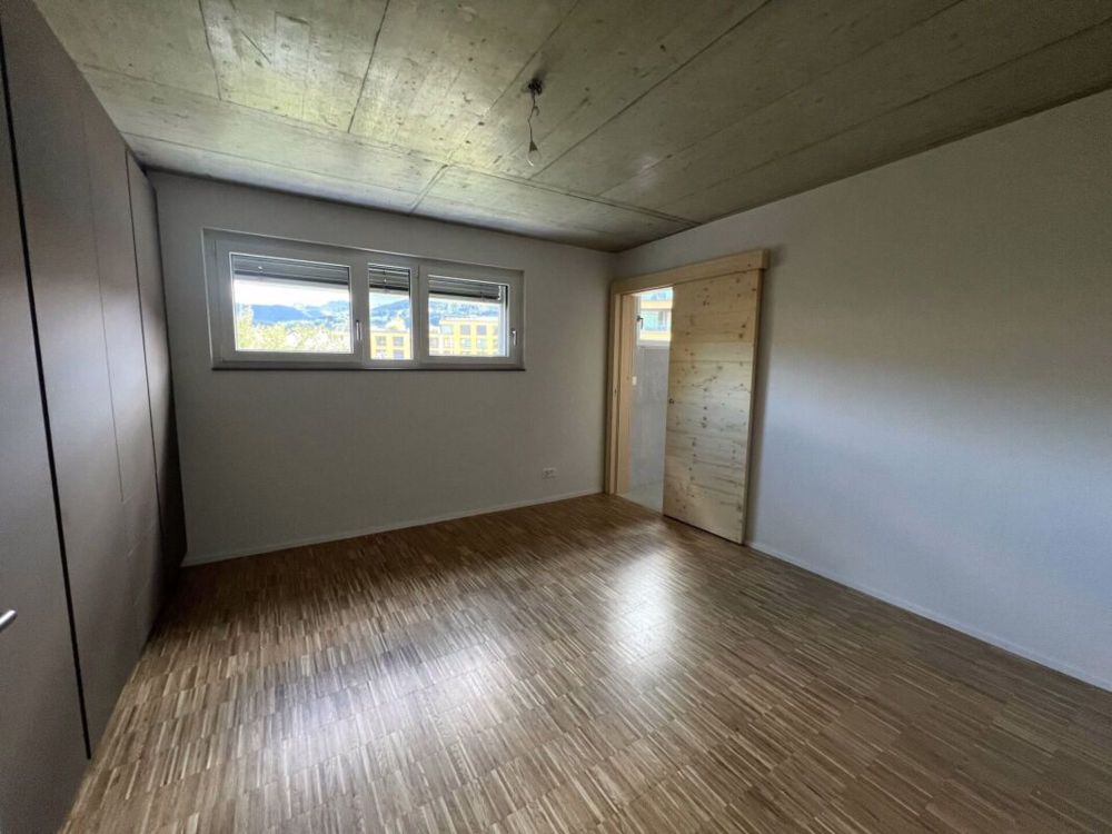Attika mit Panoramaterrasse und 2 Suiten im Neubau - Bild 3