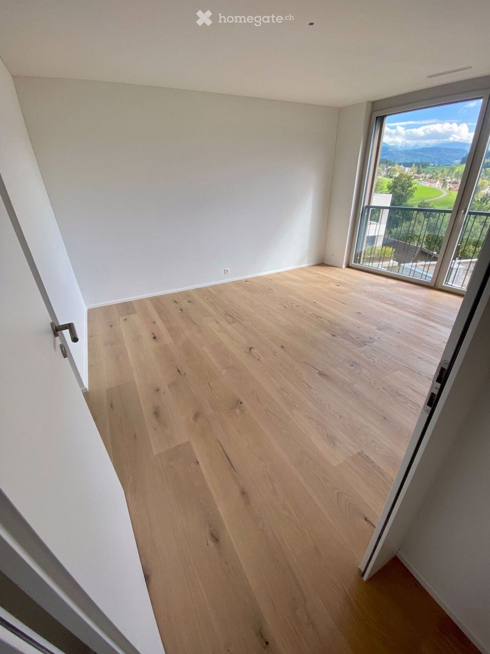 Exklusive neuwertige Traumwohnung mit Berg- und Seesicht auf - Bild 4