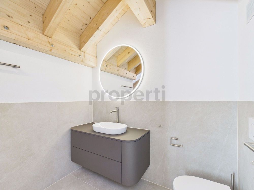 Traumhafte 4.5-Zimmer-Maisonettewohnung in Domat/Ems - Bild 12