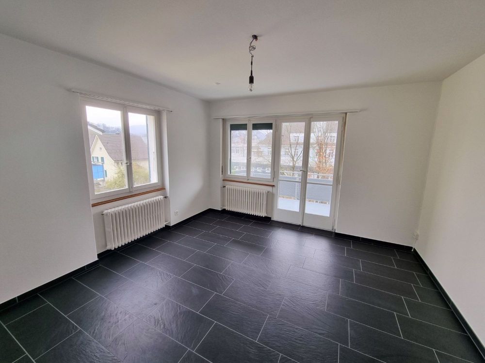 Komplett renovierte 4,5-Zi-Whg mit neuer Küche und neuem Bad - Bild 2