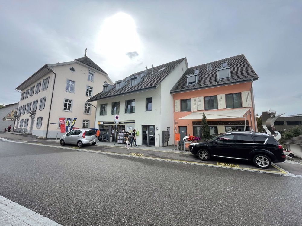 Moderne 4.5-Zimmerwohnung im Dorfkern in Arisdorf zu vermieten - IMG_1146