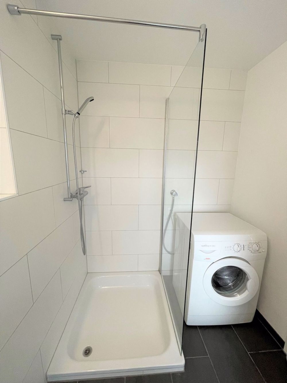 Moderne 2 Zimmer Maisonette Wohnung über dem Reithof - Bad