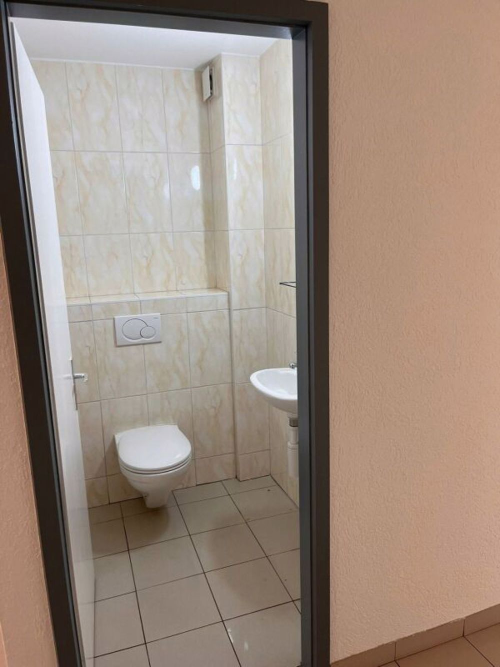 Spacieux 4.5 pièces à louer dans un cadre paisible et verdoyant à Villaraboud - Bild 9