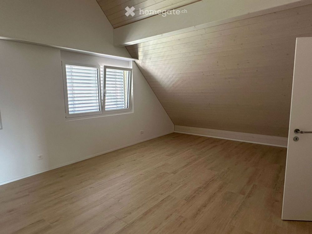 Aussergewöhnliche Dachwohnung mit beeindruckender Raumhöhe - Bild 7