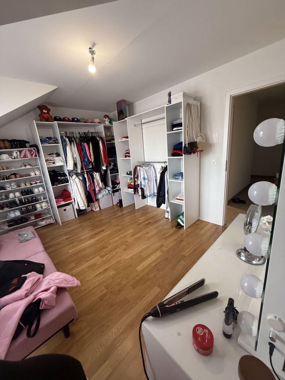 Zu vermieten - Magnifices 3.5 Zimmer moderne (Baujahr 2023) - IMG_1529.jpeg