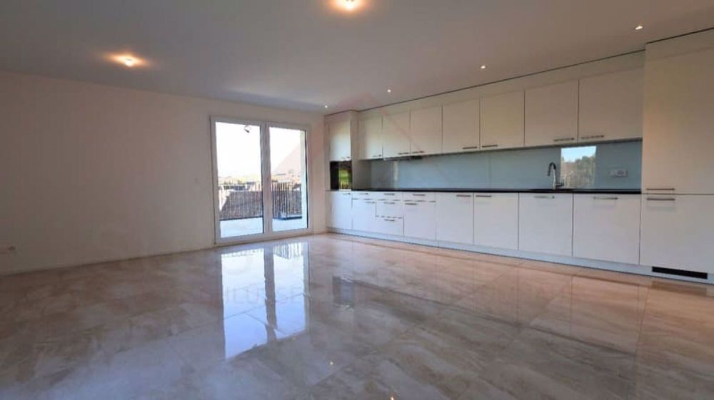 Moderne 3.5-Zimmer-Attikawohnung mit 45m2 Terrasse in Gurmels - Bild 3