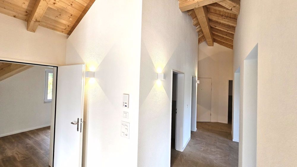 Edle, moderne Dachwohnung mit Terrasse und schönem Blick zum Schloss Sargans - Bild 8