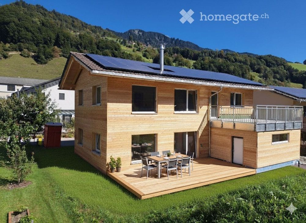 Grosszügige 3 1/2 Zi Dachgeschosswohnung in Einfamilienhaus - Bild 1
