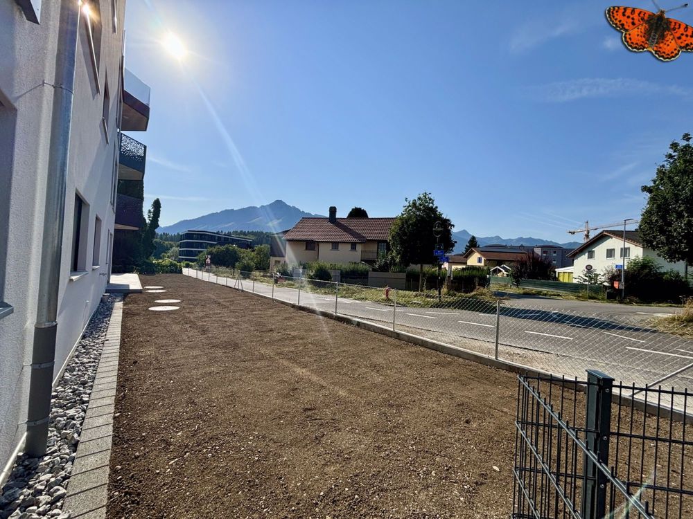 SELTEN ! PRÄCHTIGES 4 ½ ZIMMER APARTMENT IM EG - Großer Garten & Terrasse ! - Terrasse