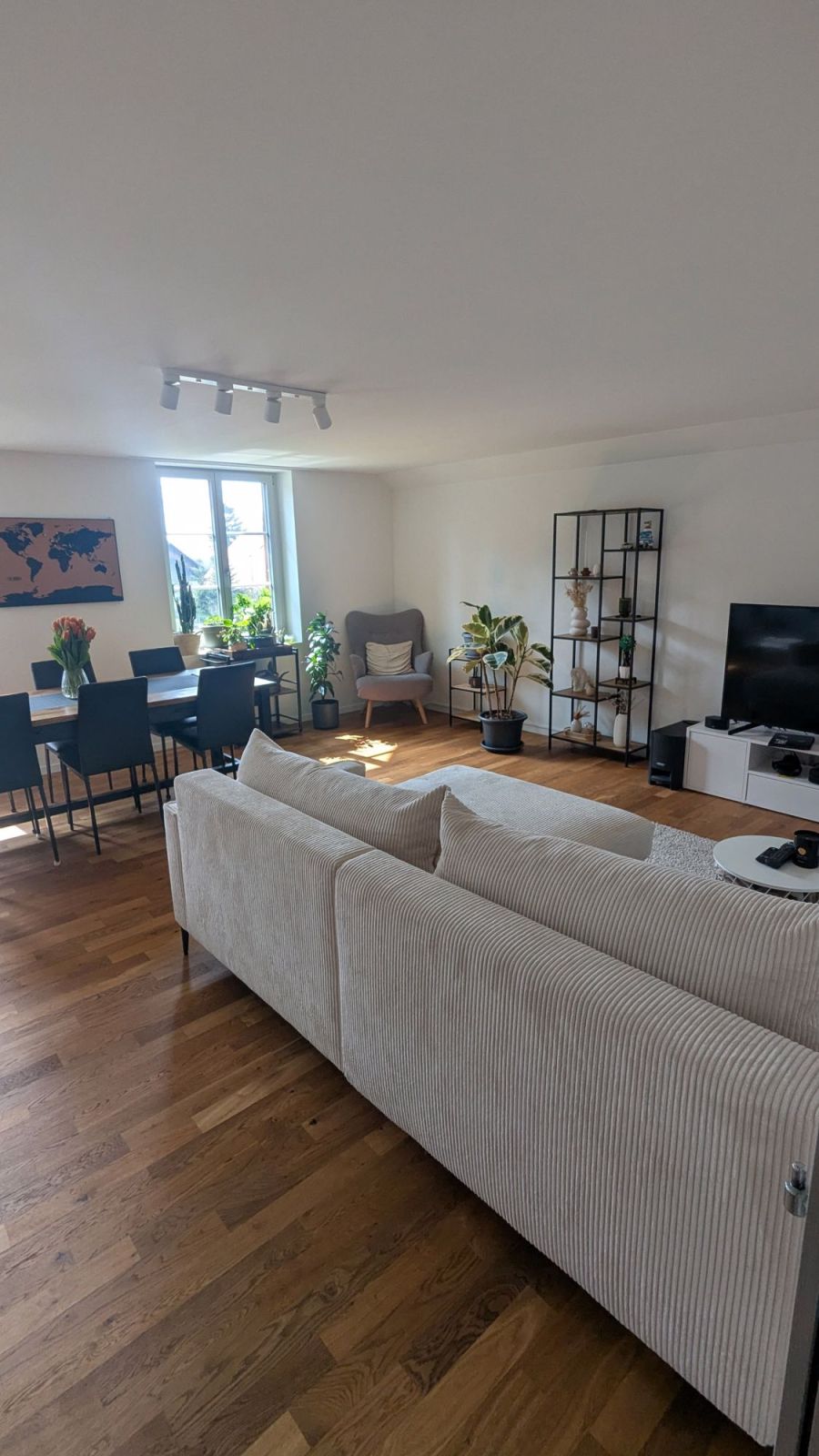 Moderne Helle 3.5 Zimmer Wohnung - Bild 1