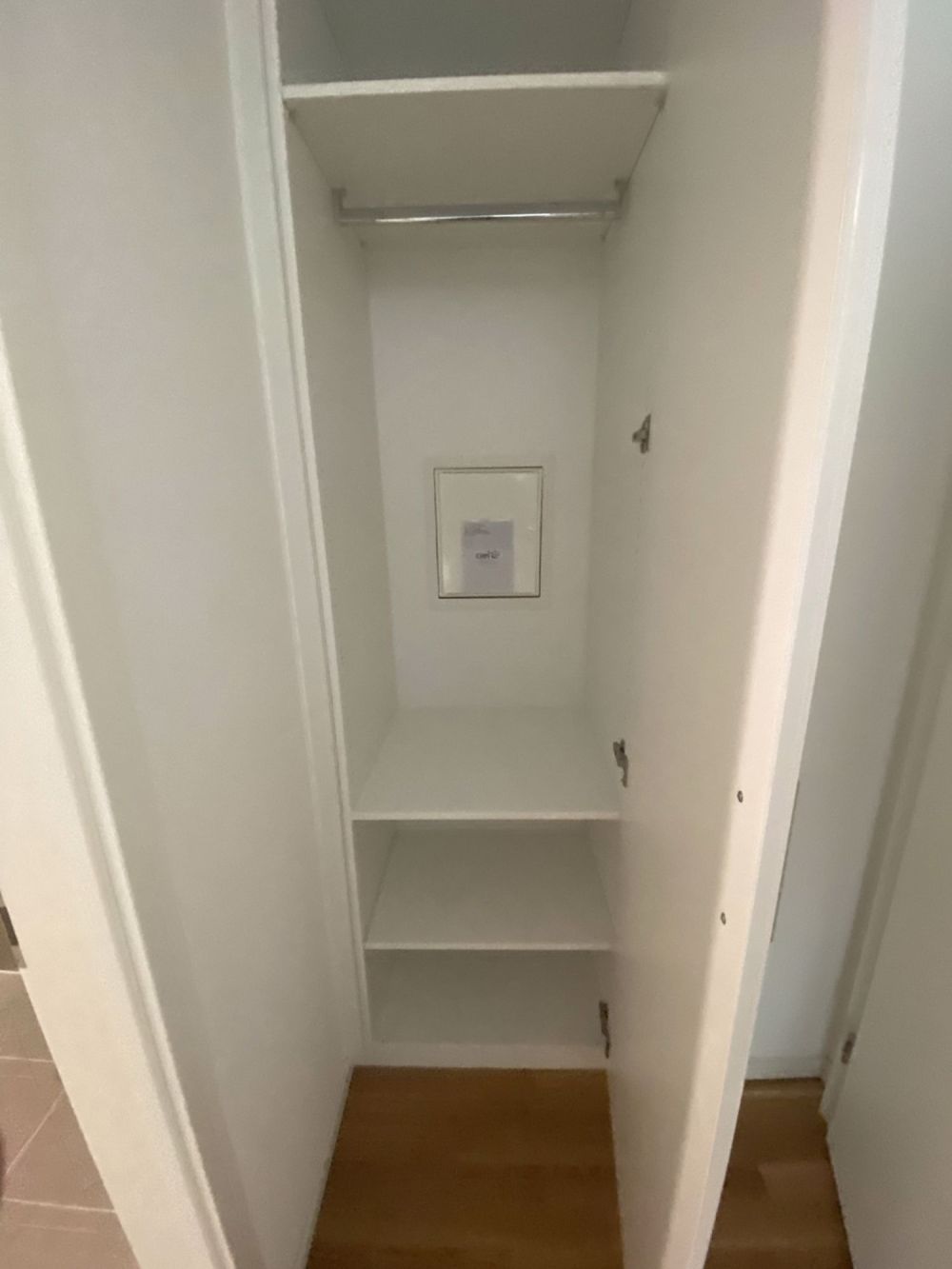 Studio neues Apartment im 2. Stock in einer neuen Konstruktion - armoire murale - entrée