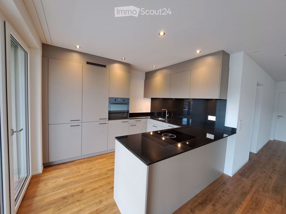 Grosszügige Wohnung mit wunderschönem Weitblick - Bild 5