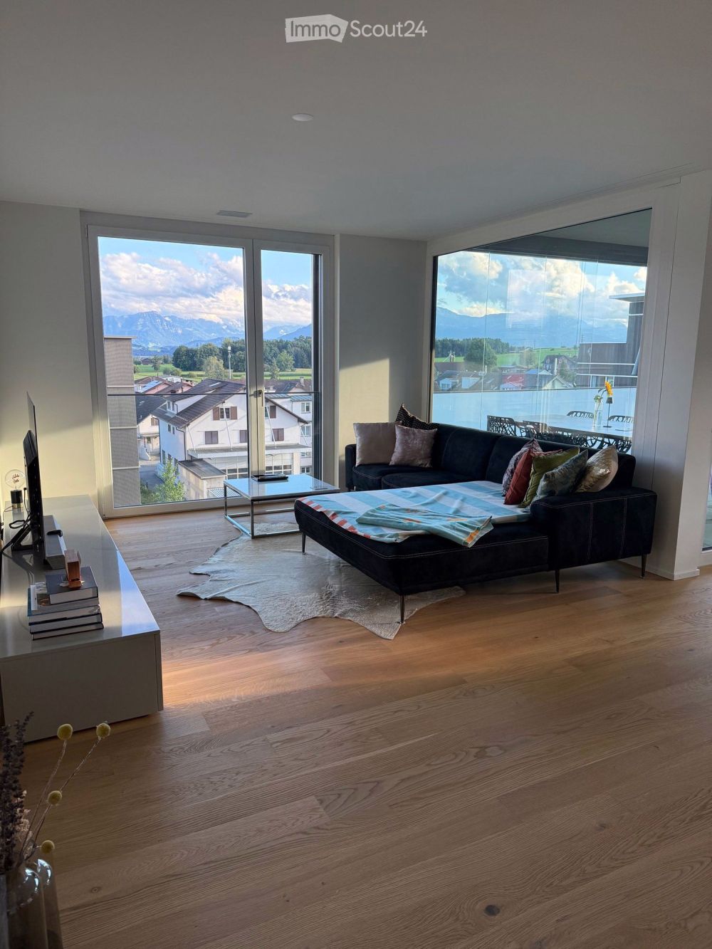 Moderne 4.5 Zimmer Attikawohnung mit Aussicht und Stiel - Bild 2