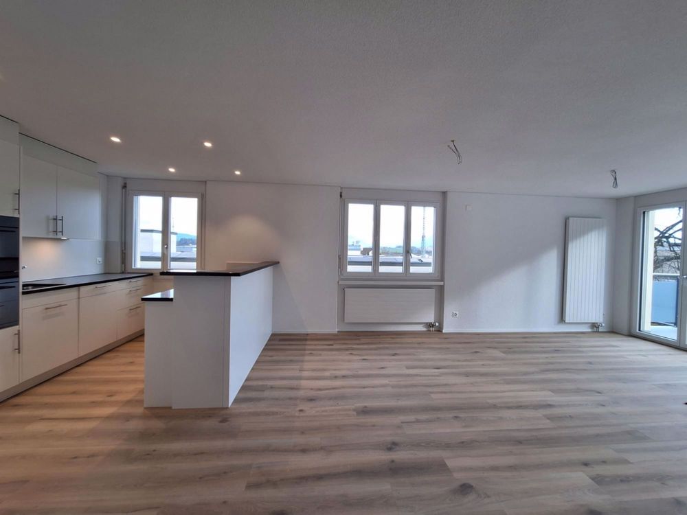 Erstvermietung: 4.5-Zimmer-Wohnung mit grosser Terrasse - Essbereich