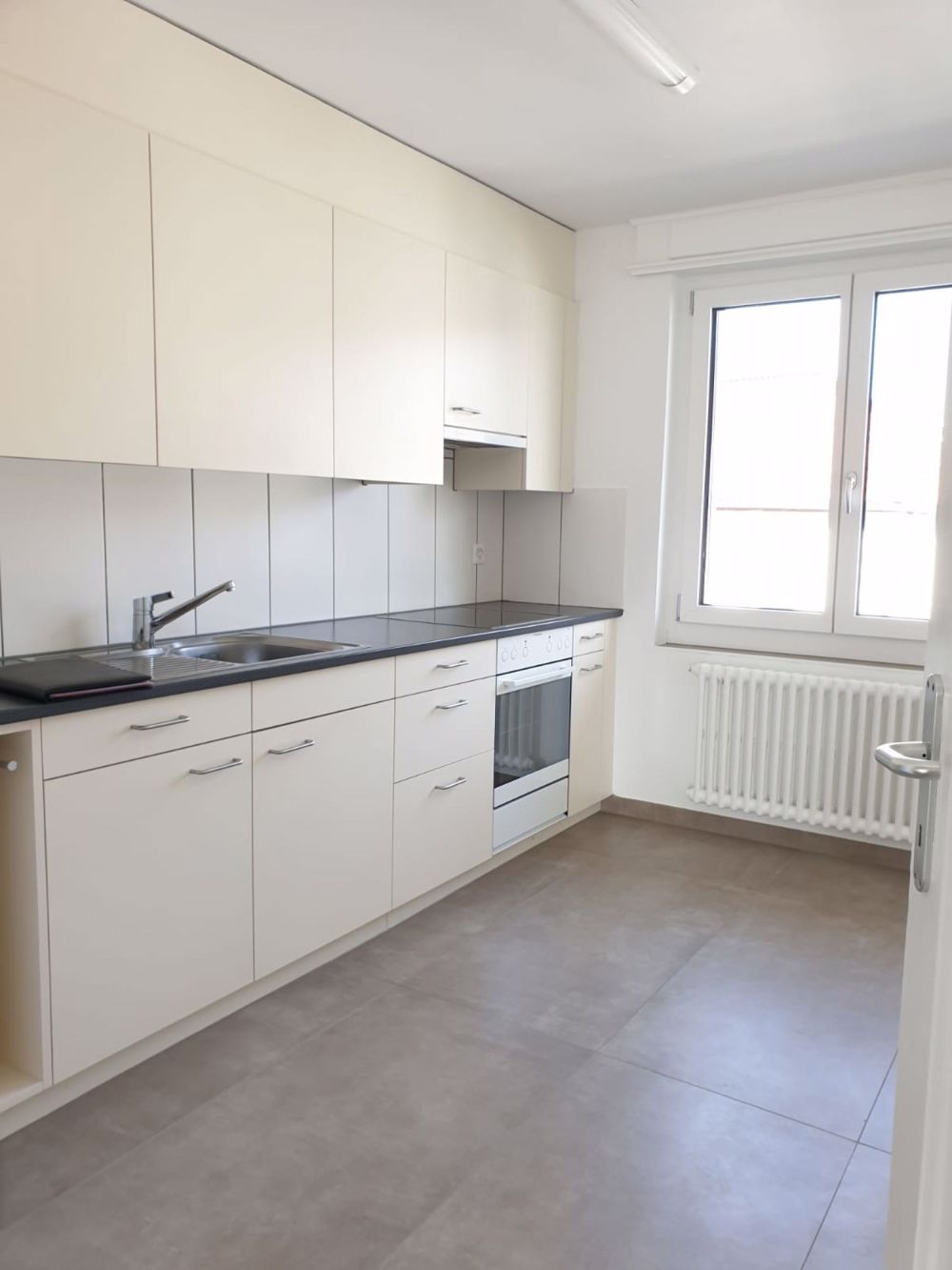 3.5-Zimmerwohnung mit Weitsicht und ganztägiger Sonne - Erstbezug nach gesamt Renovation - Bild 12