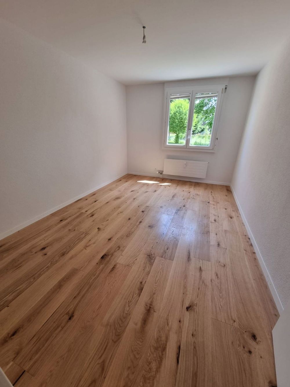 Frisch renovierte 4.5-Zimmerwohnung mit Balkon und hochwertiger Ausstattung - Bild 5