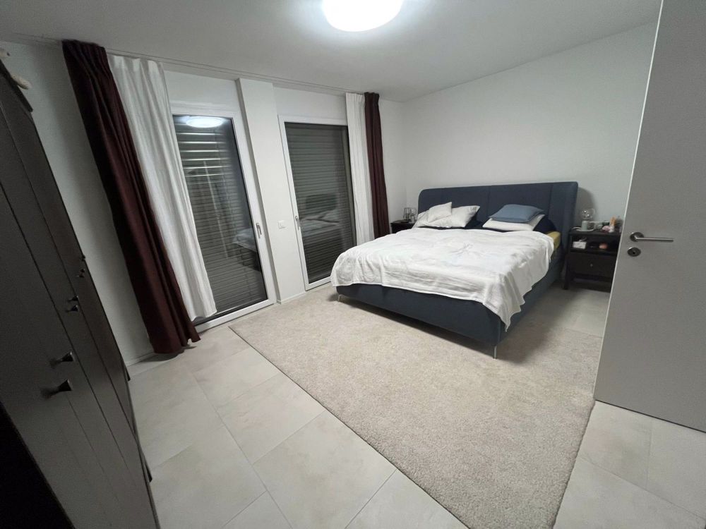 Doppeleinfamilienhaus mit Terrasse , Balkon und Garten - Bild 5