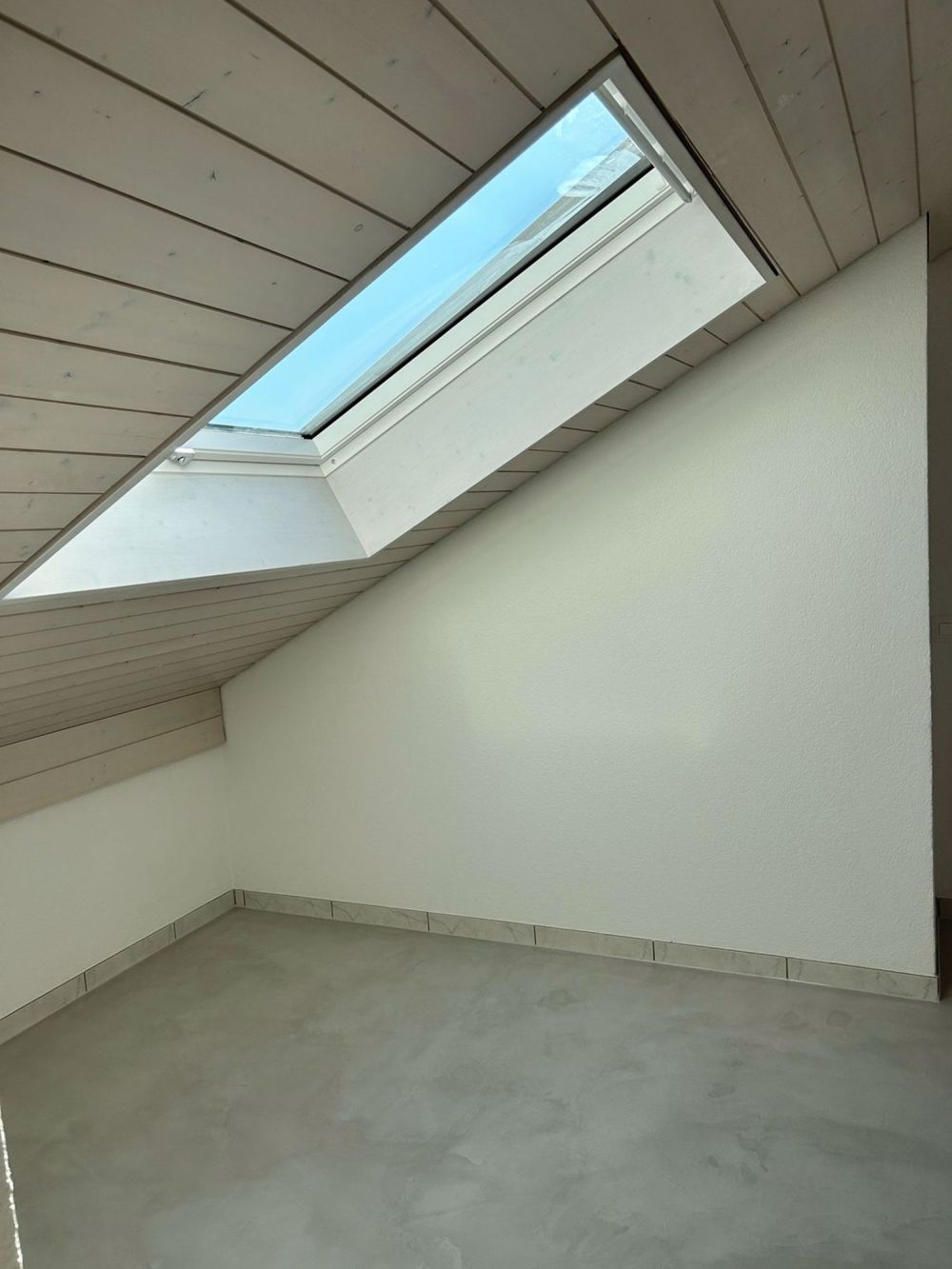 Exklusive 4.5-Zimmer-Dachwohnung mit direktem Liftzugang Erstvermietung nach Renovation - Bild 12